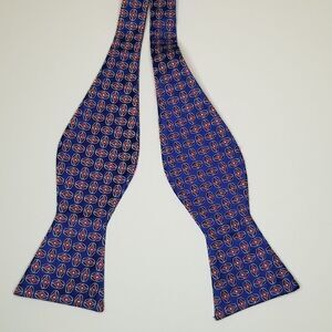 🆕️100% Silk Bow tie